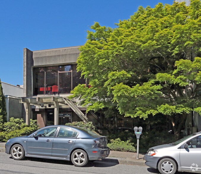 1777 W 8th Ave, Vancouver, BC à vendre - Photo de l’immeuble – Image 2 sur 2