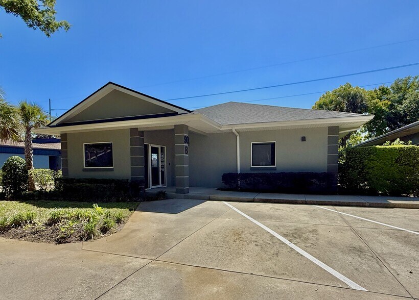 90 Fox Ridge Ct, DeBary, FL à vendre - Photo de l’immeuble – Image 1 sur 17