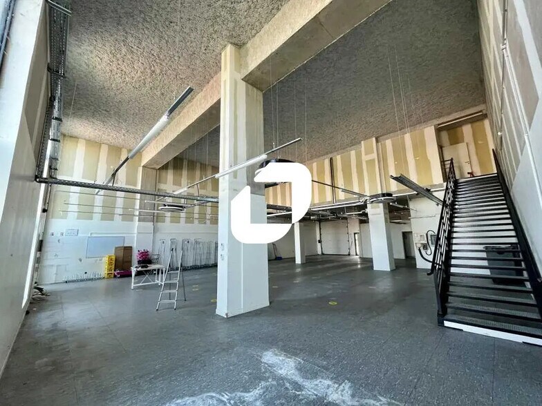 Local d’activités dans Lyon à louer - Photo de l’immeuble – Image 1 sur 13