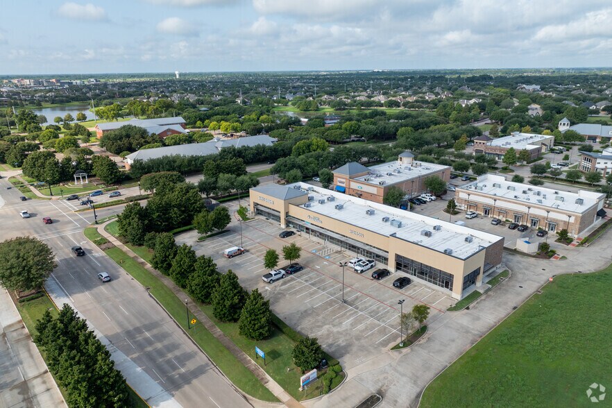 12920 University Blvd, Sugar Land, TX à louer - Photo de l’immeuble – Image 1 sur 22