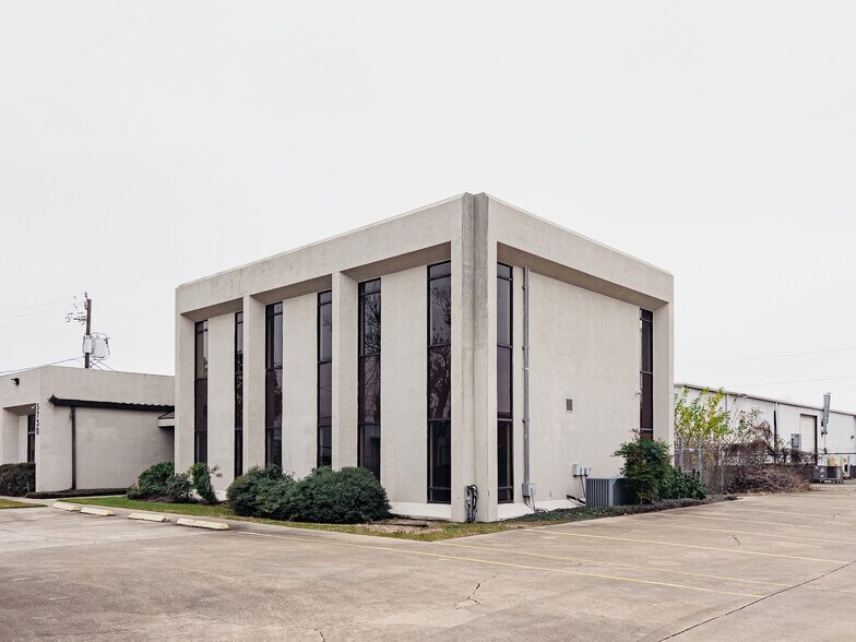5730 Centralcrest, Houston, TX à louer - Photo de l’immeuble – Image 2 sur 15