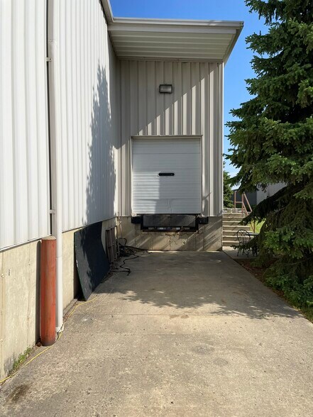 380 Industrial Dr, South Elgin, IL à louer - Photo de l’immeuble – Image 3 sur 7