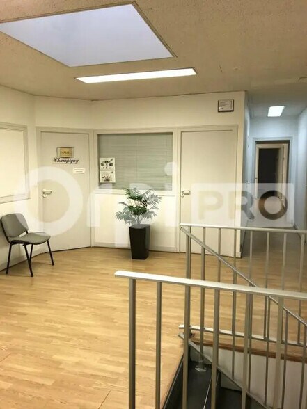 Bureau dans Saint-Avertin à louer - Photo de l’immeuble – Image 3 sur 3