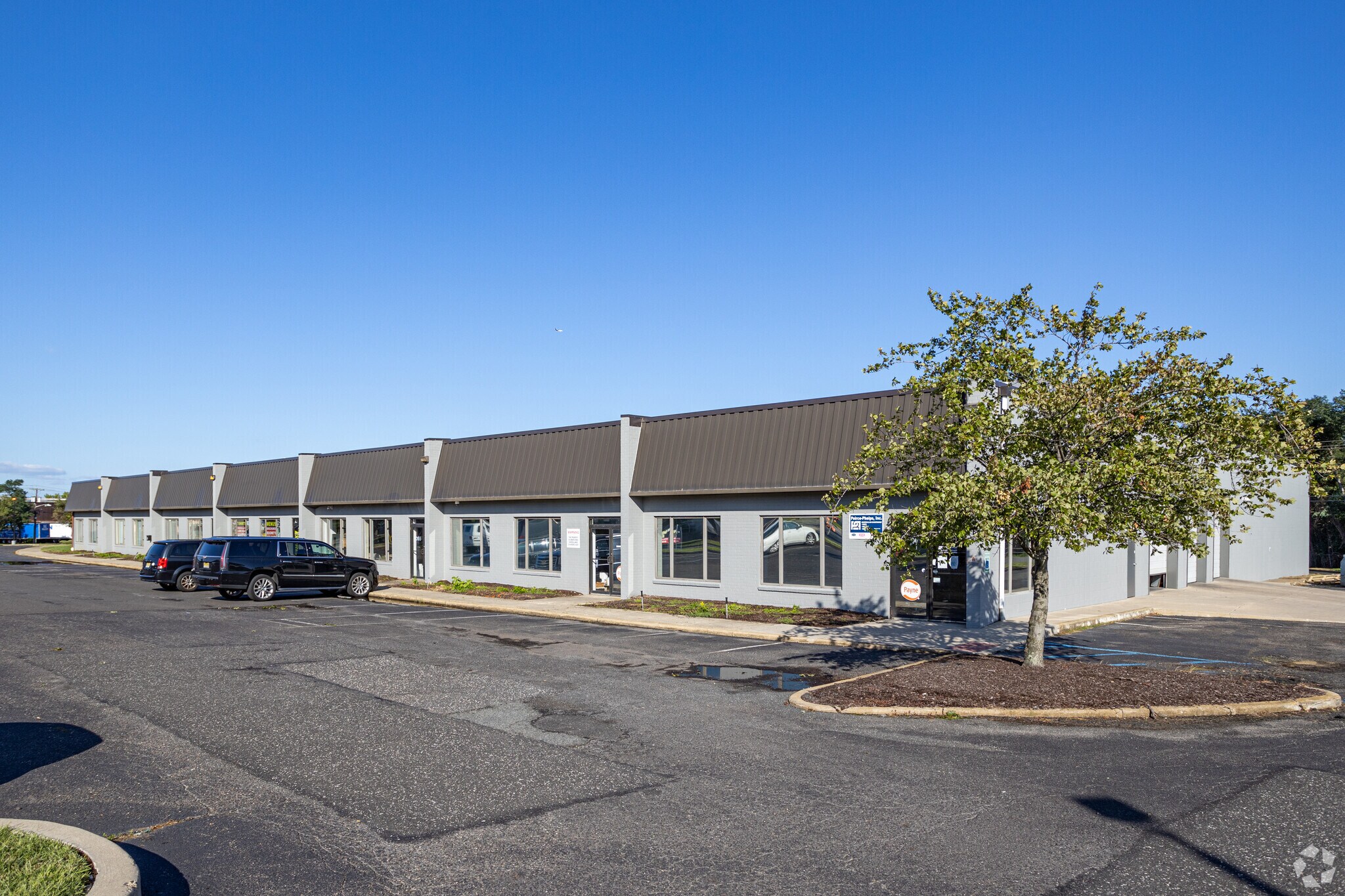 1045-1059 Thomas Busch Memorial Hwy, Pennsauken, NJ à louer Photo principale– Image 1 sur 11