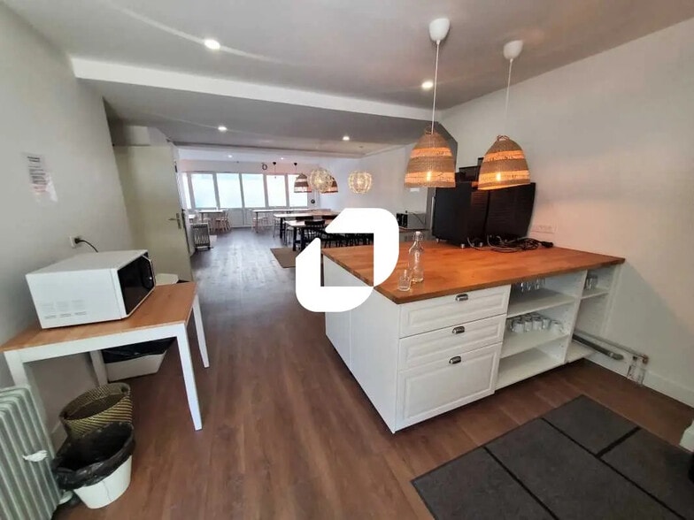 Bureau dans Ivry-sur-Seine à louer - Photo de l’immeuble – Image 3 sur 22