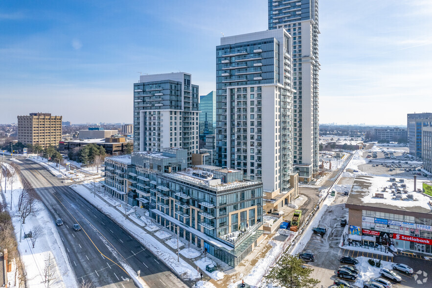 2185-2195 E Sheppard Av, Toronto, ON à louer - Photo de l’immeuble – Image 1 sur 5
