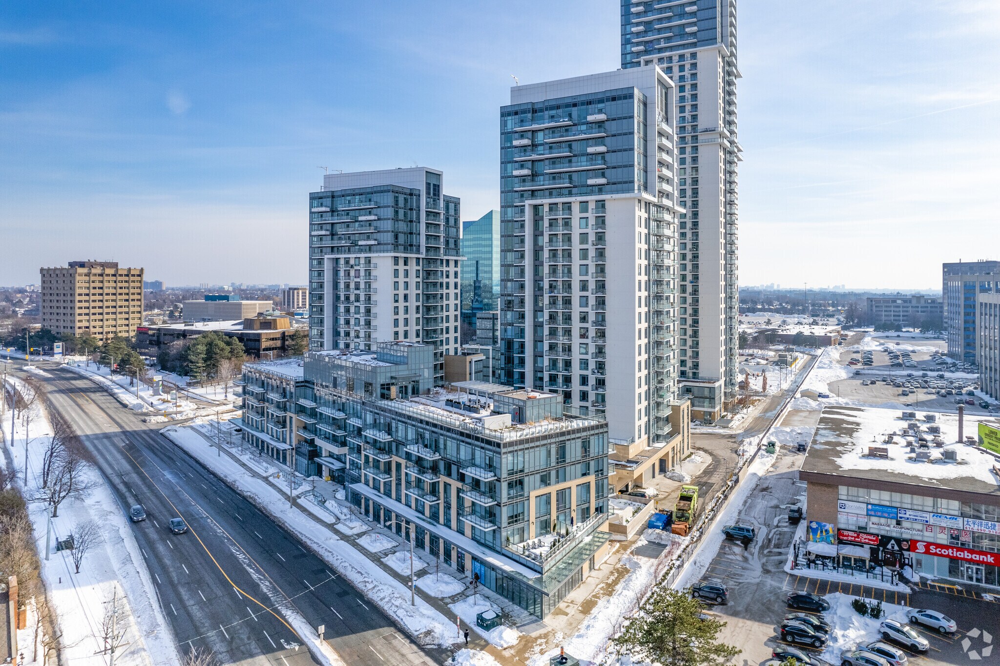 2185-2195 E Sheppard Av, Toronto, ON à louer Photo de l’immeuble– Image 1 sur 6