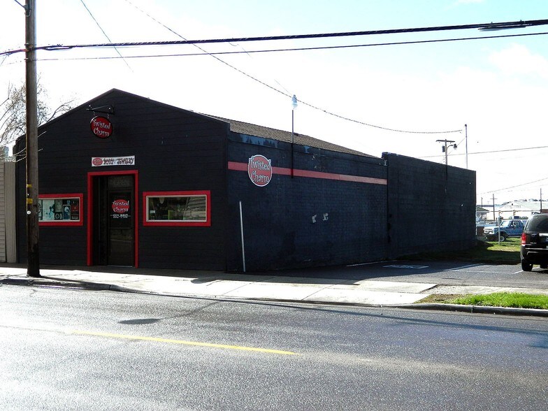 162 E Main St, Klamath Falls, OR à vendre - Photo de l’immeuble – Image 1 sur 19