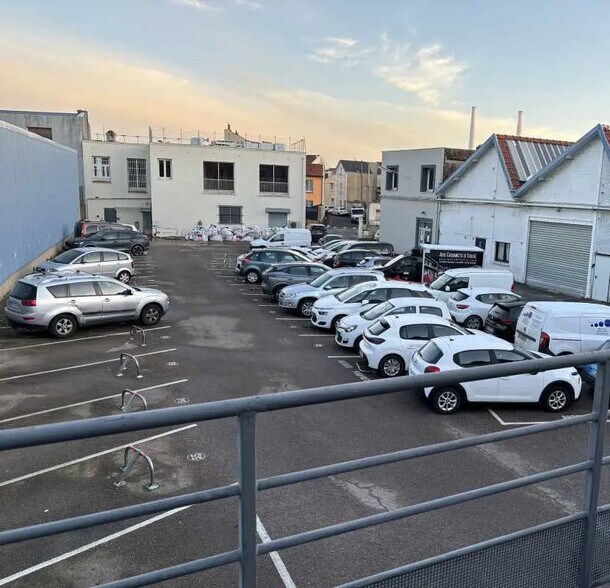 Local d'activités dans Le Havre à vendre - Photo de l’immeuble – Image 3 sur 3