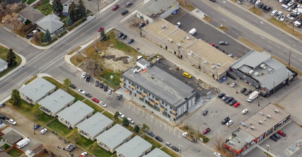 1823 37 St SE, Calgary, AB à louer - Photo de l’immeuble – Image 2 sur 4