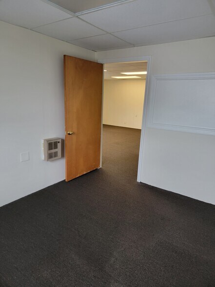 100 Erickson Ave, Essington, PA à louer - Photo de l’immeuble – Image 3 sur 10