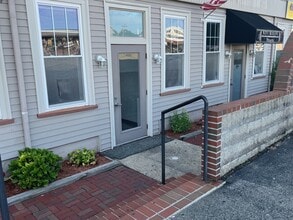 2 Canton St, Stoughton, MA à louer Photo de l’immeuble– Image 1 sur 8