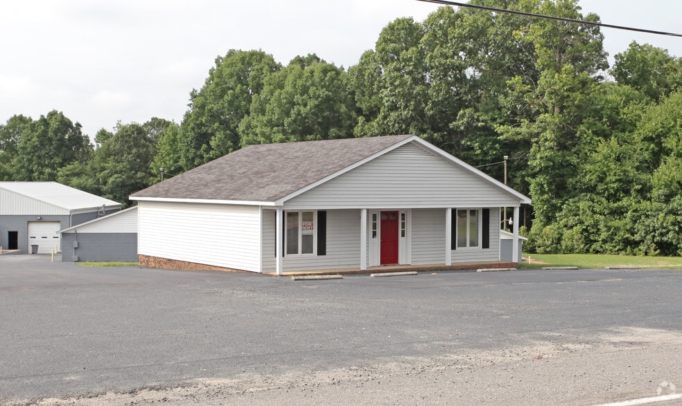 987 University Dr, Lancaster, SC à vendre - Photo principale – Image 1 sur 2