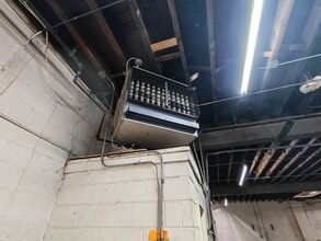 54th Street 58-71 54th Street, Maspeth, NY à louer Photo intérieure– Image 2 sur 4