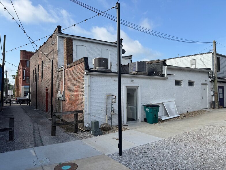 116 W Main St, Plainfield, IN à louer - Photo de l’immeuble – Image 3 sur 5
