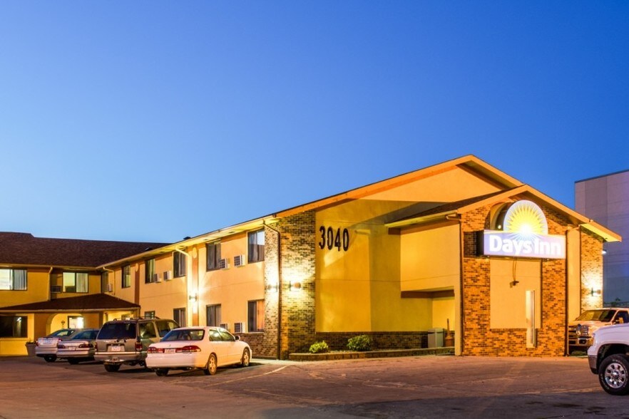 3040 5th Ave S, Fort Dodge, IA à vendre - Photo de l’immeuble – Image 3 sur 84