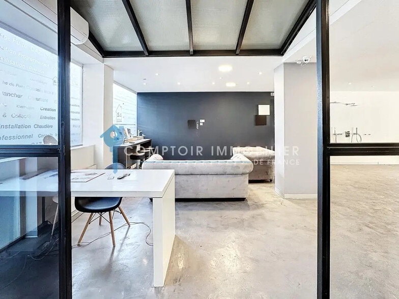 Local commercial dans Grenoble à vendre - Photo de l’immeuble – Image 1 sur 8