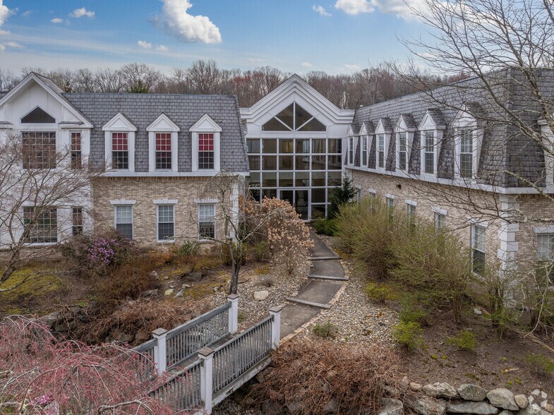 135 Kinnelon Rd, Kinnelon, NJ à vendre - Photo de l’immeuble – Image 2 sur 5
