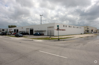 Plus de détails pour 2470-2490 NW 151st St, Miami, FL - Industriel/Logistique à louer