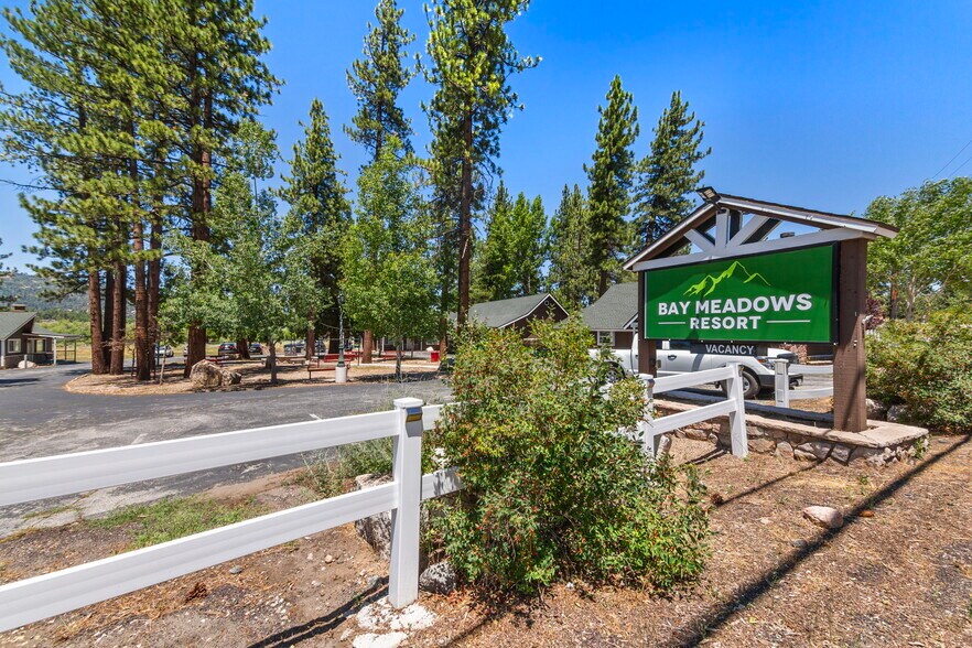 39756 Big Bear Blvd, Big Bear Lake, CA à vendre - Photo de l’immeuble – Image 2 sur 60