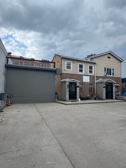 1820 McDonald Ave, Brooklyn, NY à louer - Photo de l’immeuble – Image 2 sur 4