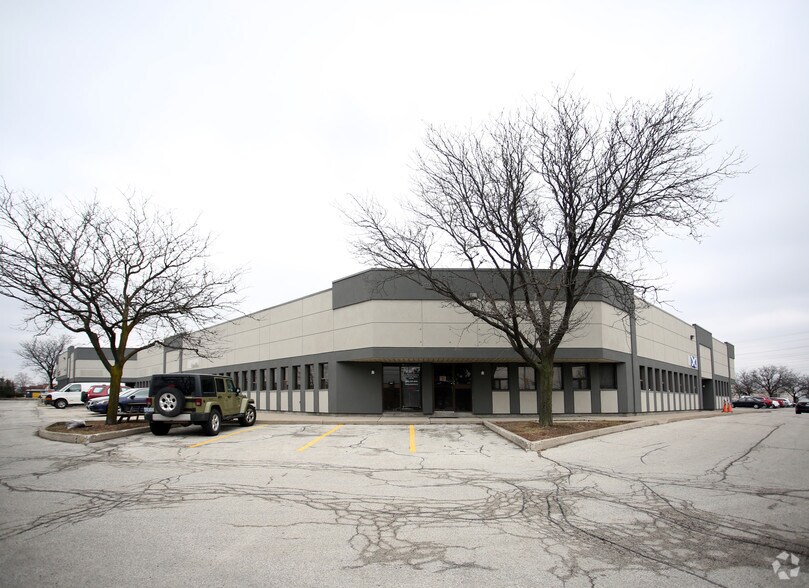 1935 Drew Rd, Mississauga, ON à louer - Photo de l’immeuble – Image 2 sur 19