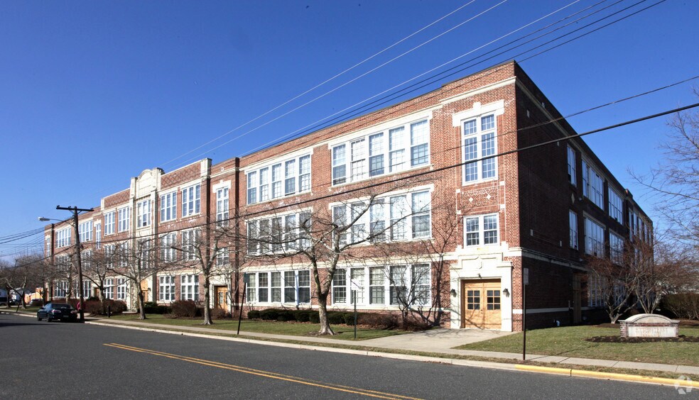 49 Catherine St, Red Bank, NJ à vendre - Photo principale – Image 1 sur 7