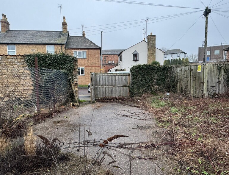 West St, Stamford à louer - Photo de l’immeuble – Image 1 sur 9