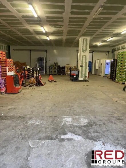 Industriel/Logistique dans Châteauneuf-le-Rouge à louer - Photo de l’immeuble – Image 3 sur 6