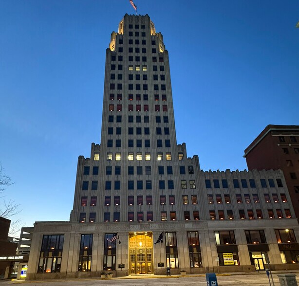 116 E Berry St, Fort Wayne, IN à louer - Photo de l’immeuble – Image 3 sur 22