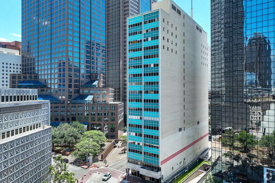 211 N Ervay St, Dallas, TX à vendre - Photo de l’immeuble – Image 2 sur 43