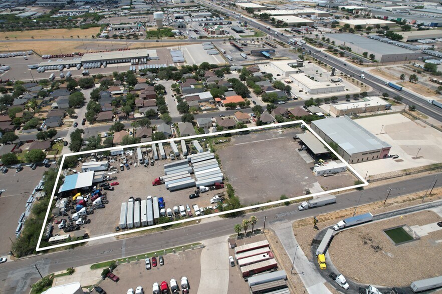 802 Pellegrino Ct, Laredo, TX à louer - Photo de l’immeuble – Image 3 sur 6
