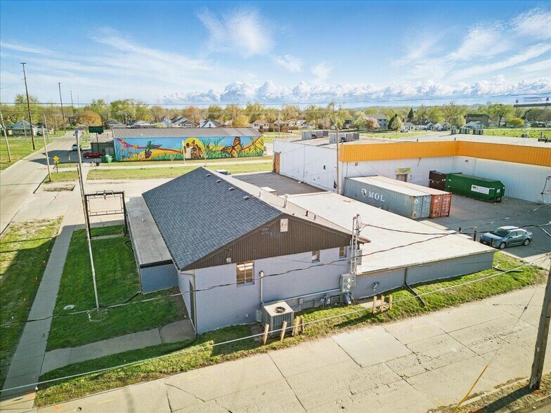 28 S 29th St, Council Bluffs, IA à vendre - Photo de l’immeuble – Image 1 sur 18