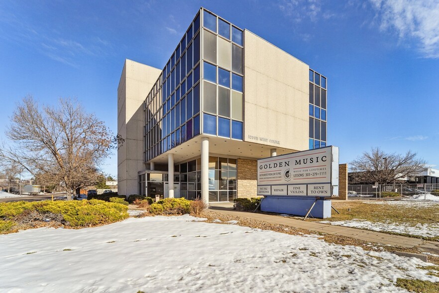 10395 W Colfax Ave, Lakewood, CO à vendre - Photo de l’immeuble – Image 1 sur 32