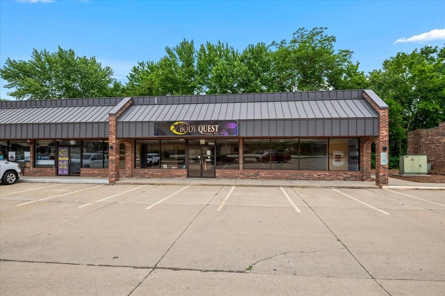 3120 Montvale Dr, Springfield, IL à louer - Photo de l’immeuble – Image 2 sur 3