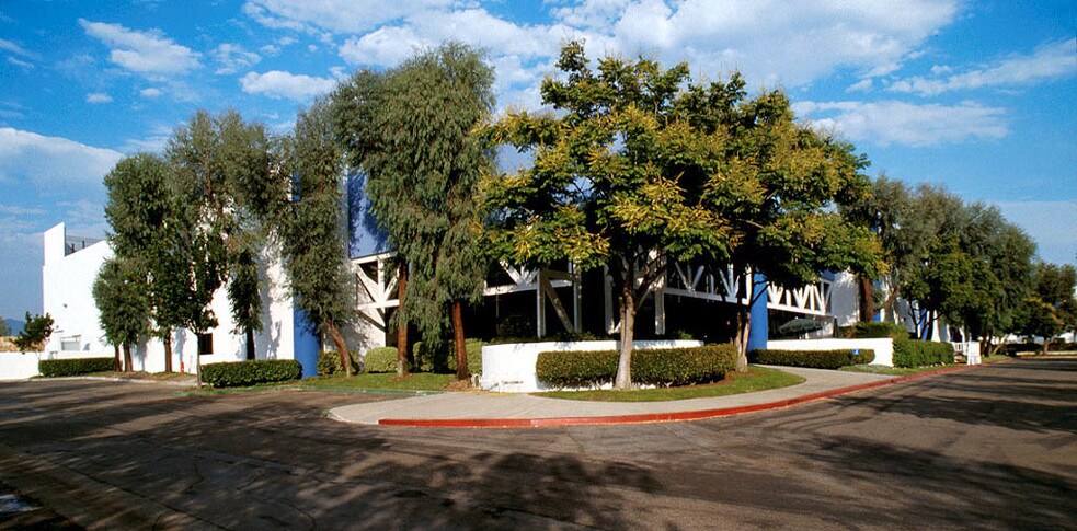 7 Holland, Irvine, CA à louer - Photo de l’immeuble – Image 3 sur 13
