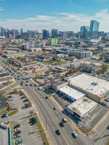 1811 Charlotte Ave, Nashville, TN à vendre - Photo de l’immeuble – Image 3 sur 24