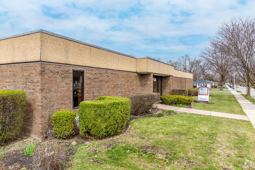 2201 Glenwood Ave, Joliet, IL à vendre - Photo principale – Image 1 sur 5