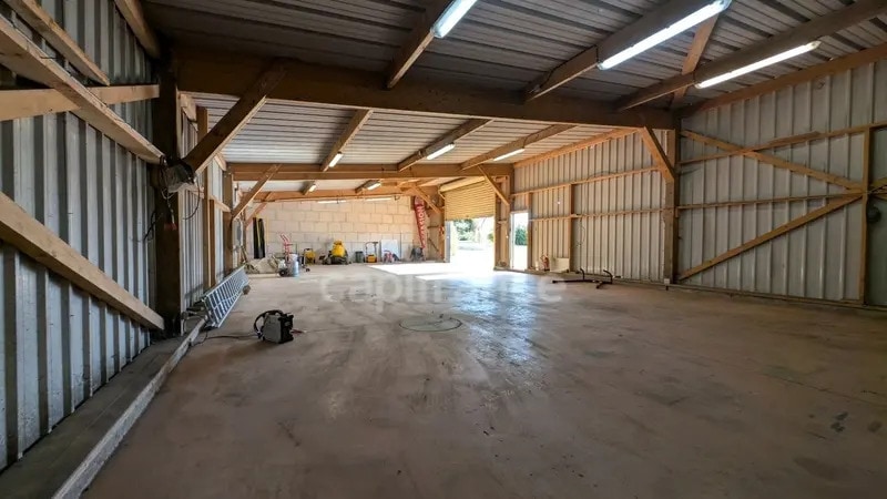 Local d'activités dans Chandai à vendre - Photo intérieure – Image 2 sur 7