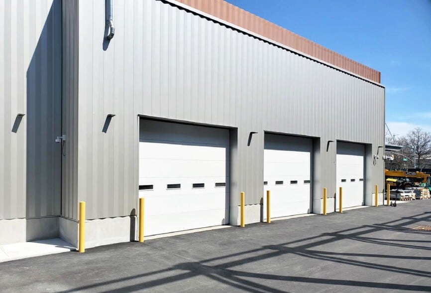 230 E 128th St, New York, NY à louer - Photo principale – Image 1 sur 10