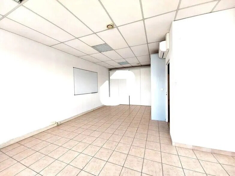 Bureau dans Vendargues à louer - Photo intérieure – Image 2 sur 12