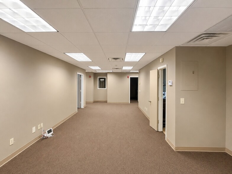901 E Loula St, Olathe, KS à vendre - Photo intérieure – Image 2 sur 3