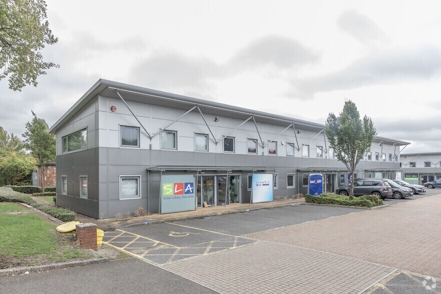 Pine Ct, Swindon à louer - Photo principale – Image 2 sur 3
