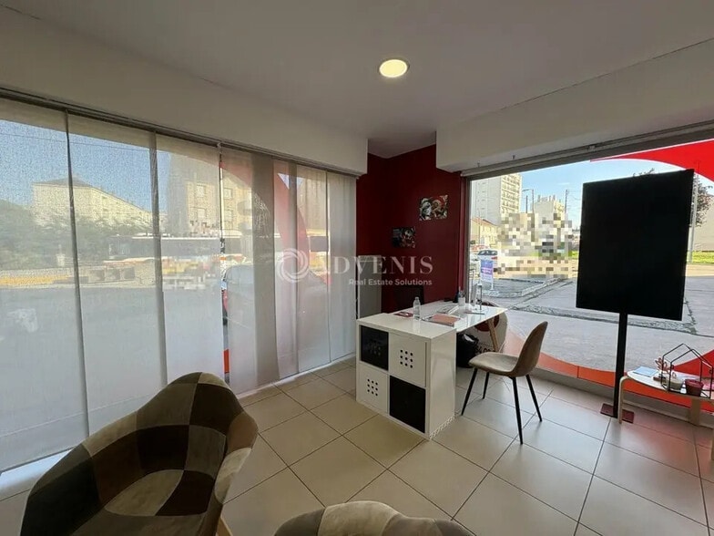 Local commercial dans Le Mans à louer - Photo de l’immeuble – Image 2 sur 3