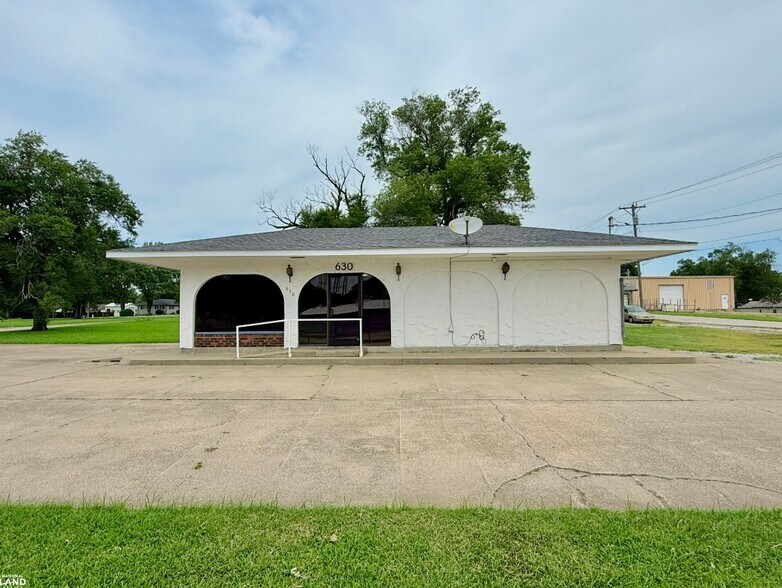 630 W Cherry St, Chanute, KS à vendre - Photo de l’immeuble – Image 2 sur 18