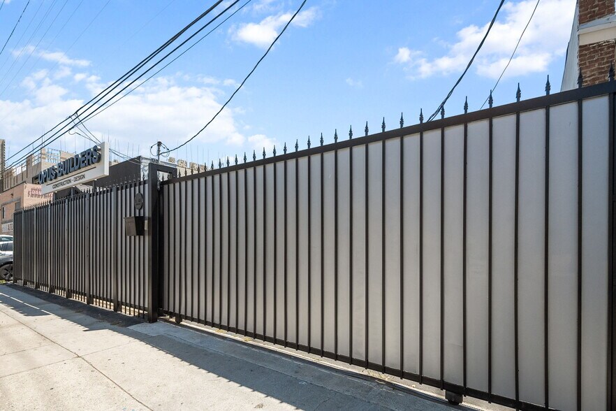 5244 Vineland Ave, North Hollywood, CA à louer - Photo de l’immeuble – Image 3 sur 7