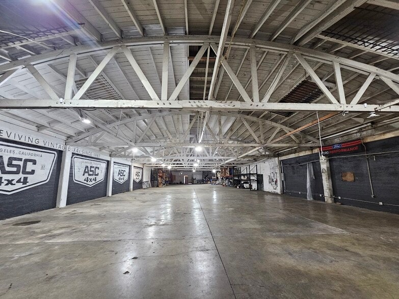 1729 S Santee St, Los Angeles, CA à louer - Photo de l’immeuble – Image 2 sur 10