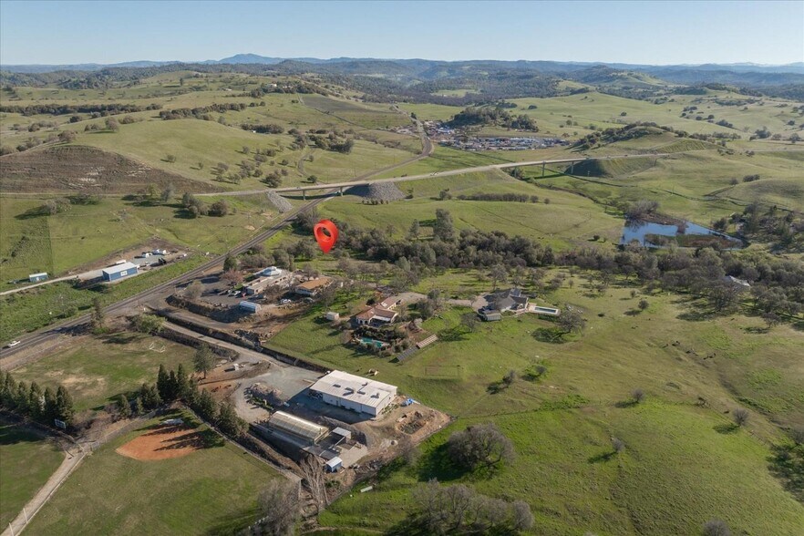 668 Murphys Grade Rd, Angels Camp, CA à vendre - Photo de l’immeuble – Image 2 sur 2
