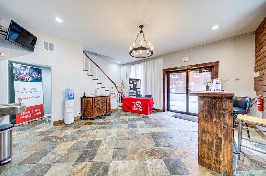 1446 S 50th Ave, Cicero, IL à vendre - Photo de l’immeuble – Image 2 sur 54