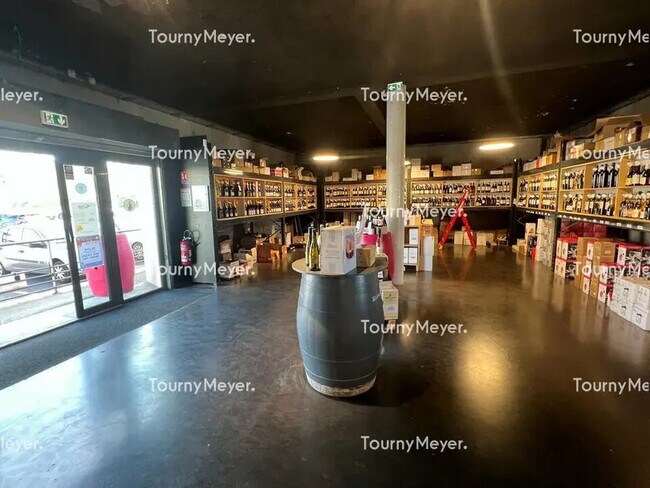 Plus de détails pour Local commercial à louer